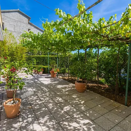 Nella. Цриквеница