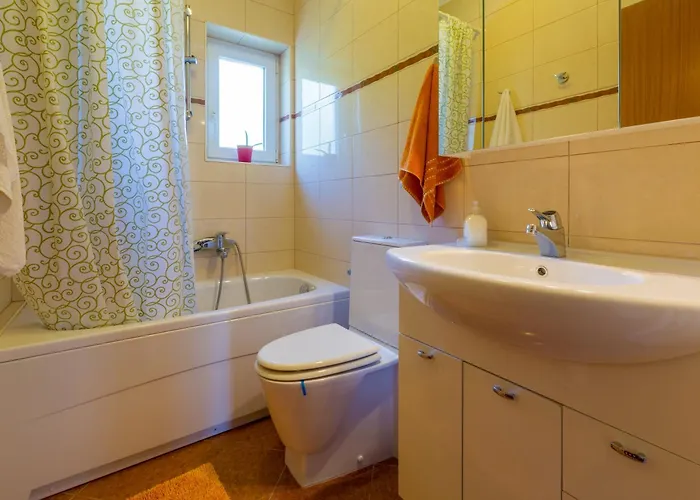 Nella. * 크리크베니카